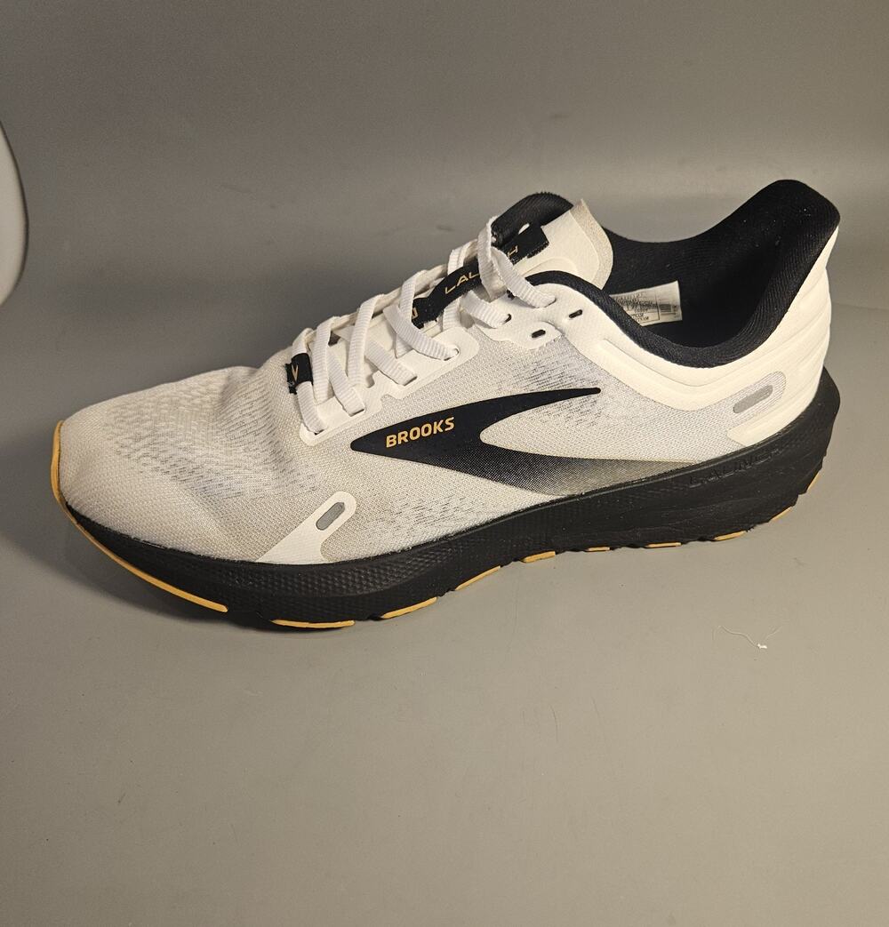 Brooks Launch 9 Running Shoes Women's Sz 10 White Black Athletic Sneaker Comfort